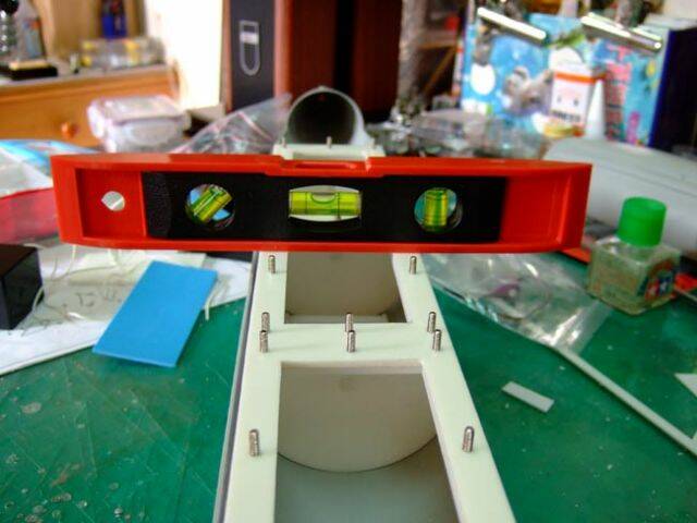 放上WTC後一樣抓水平出來-順便黏合